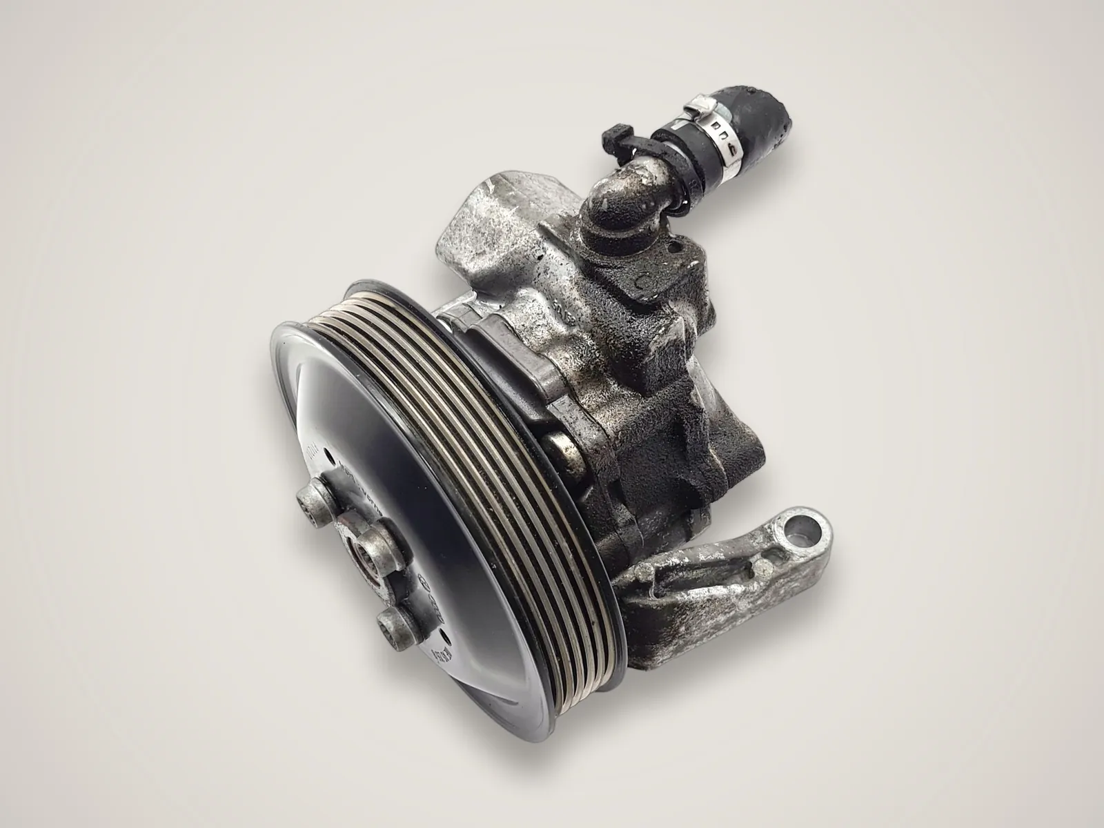 Audi A4 B8 — насос гідропідсилювача керма 8K0145154F