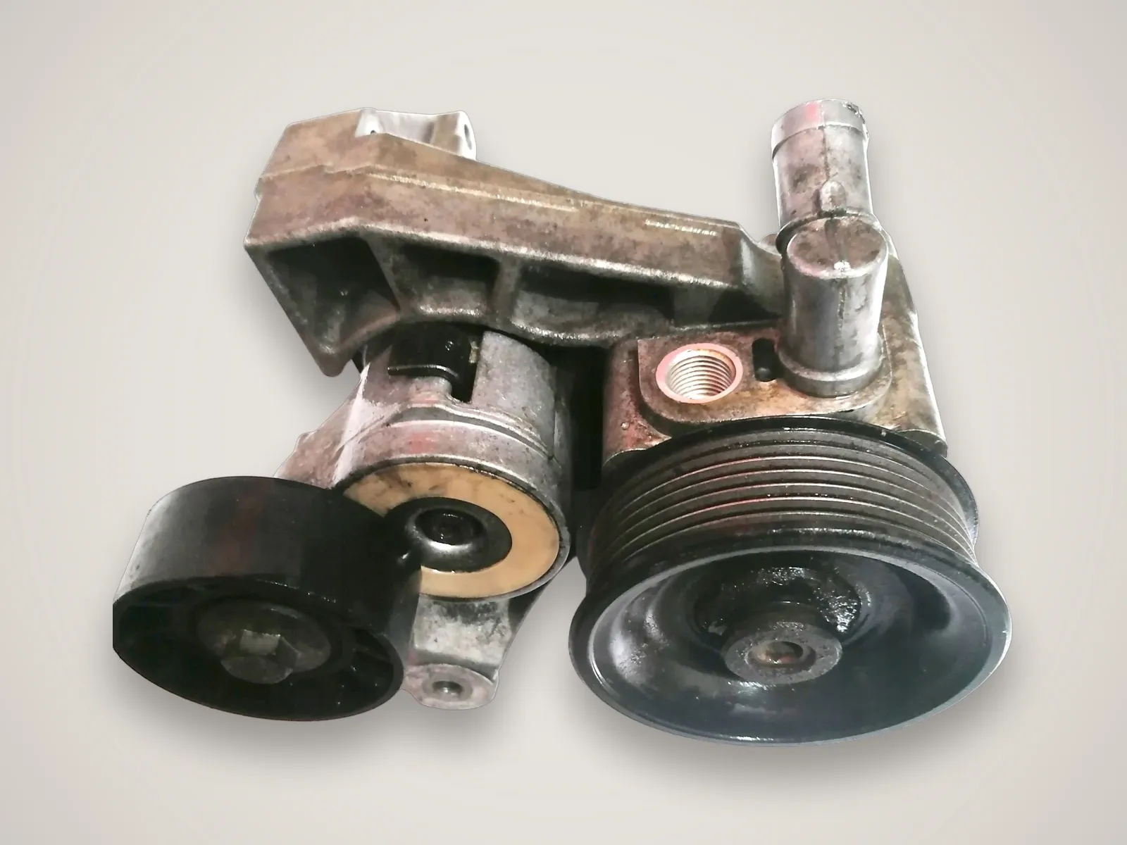 Iveco Daily — насос гідропідсилювача керма 504385414 (2.3)