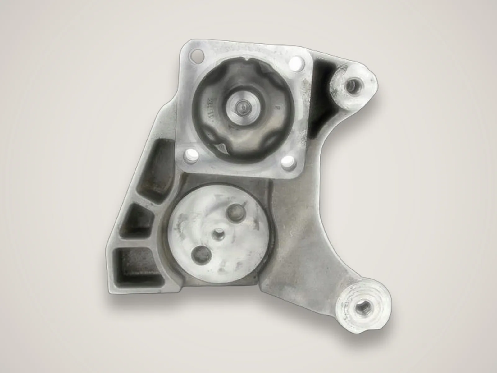 Iveco Daily — кронштейн насоса ГПК 5801525984