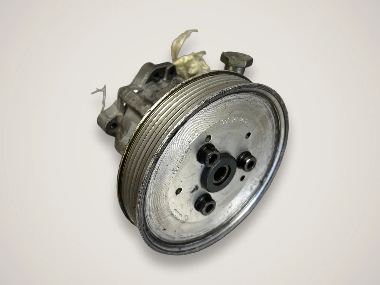 Audi A4 B5 — насос гідропідсилювача керма 8D0145177D