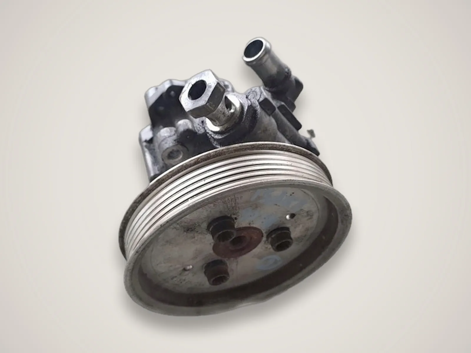 Audi A6 C6 — насос гідропідсилювача керма 06D145255 (2006)