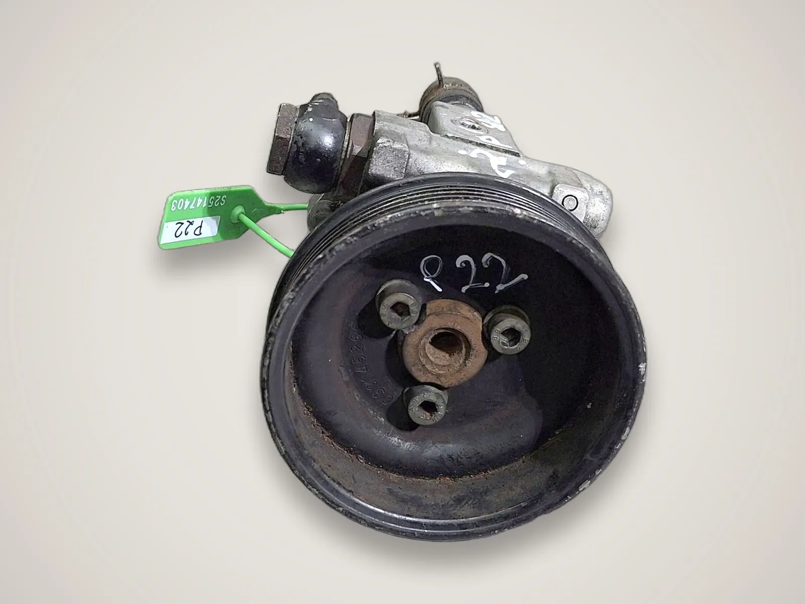 Volkswagen Polo — насос гідропідсилювача керма 032145157A