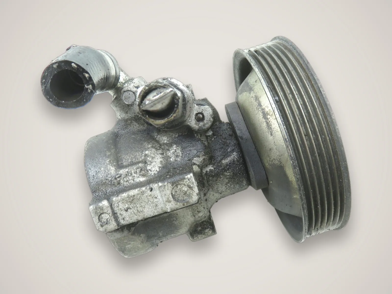 Alfa Romeo 147 — насос гідропідсилювача керма 46737907, 26069130FZ (1.6)