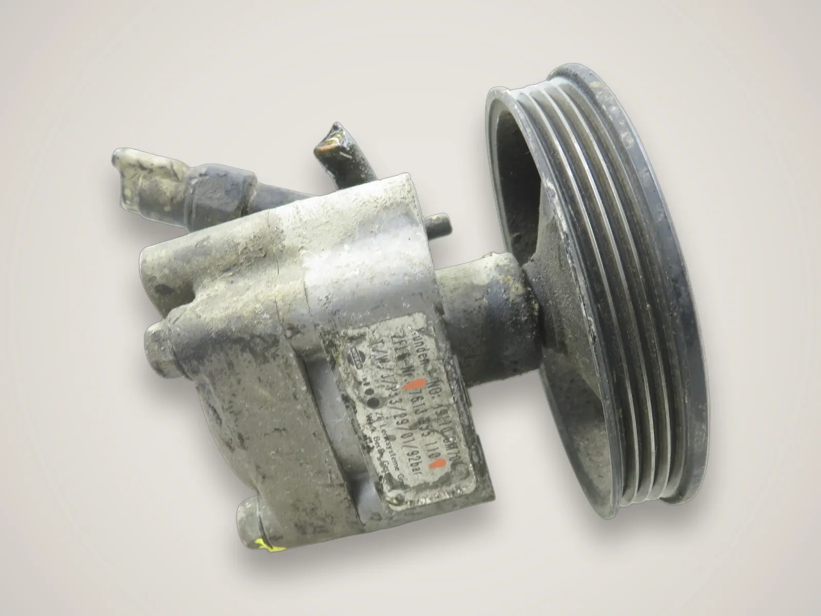Nissan Almera N16 — насос гідропідсилювача керма 7613955110 (1.8)