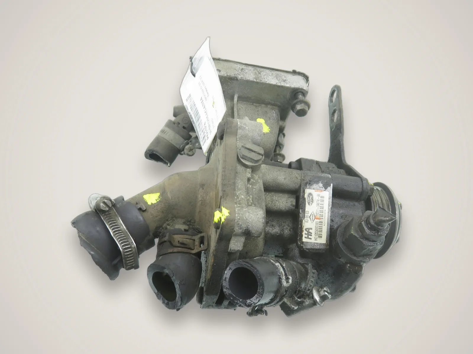 Ford Mondeo III — насос гідропідсилювача керма XS713A674BE (2.0 TDCi)