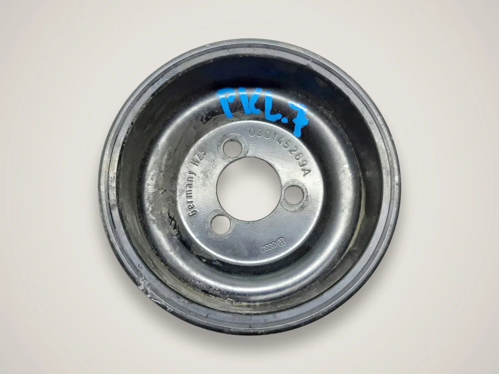 Volkswagen Golf IV — шків насоса ГПК 030145269A