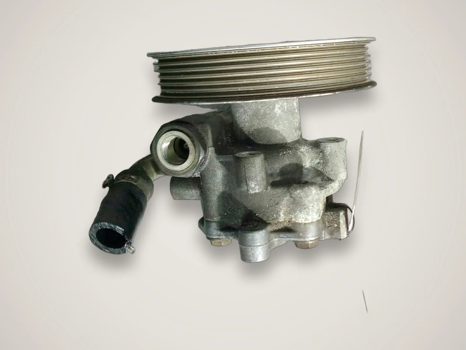 Audi A4 B6 — насос гідропідсилювача керма 069145255 (2.0)