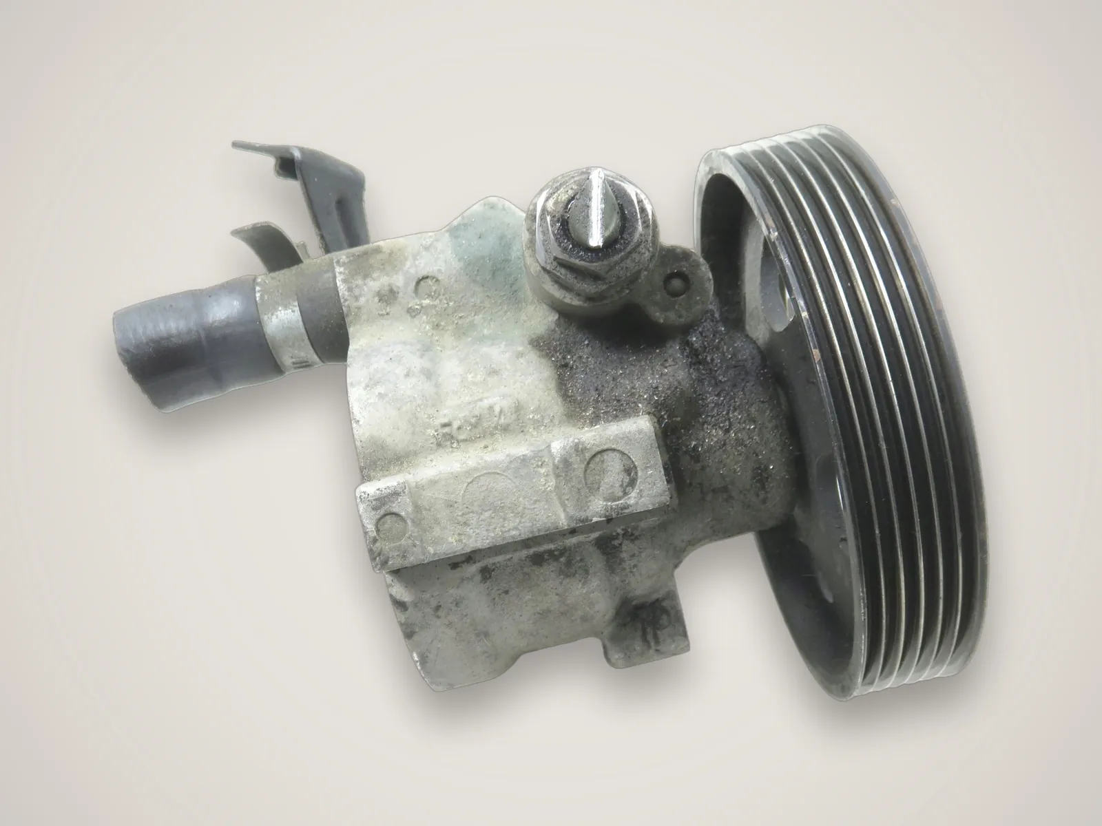 Mitsubishi Carisma — насос гідропідсилювача керма 26083376RV 8200071050 (1.9 DI-D)
