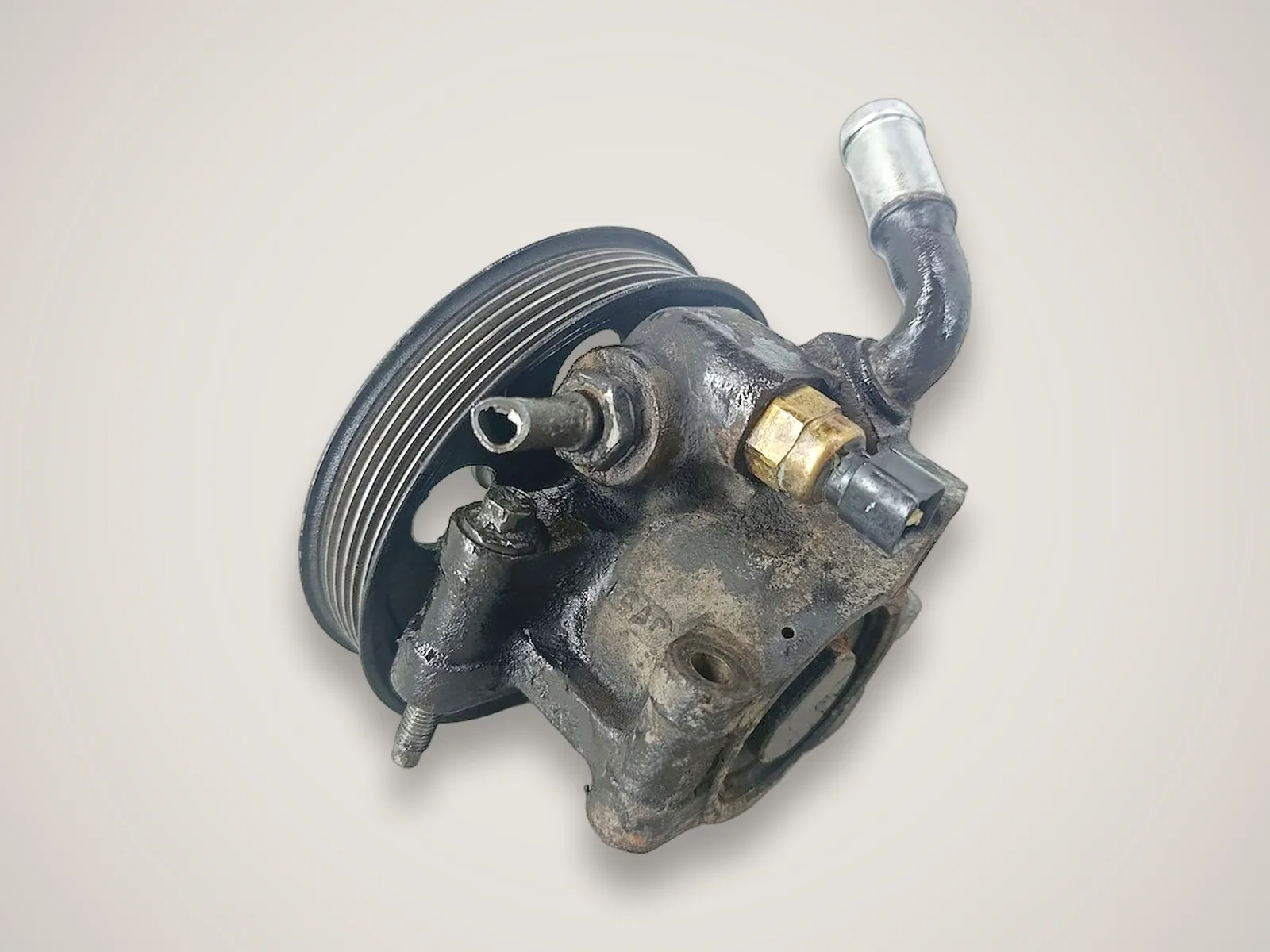 Ford Maverick II — насос гідропідсилювача керма (2004–2007)