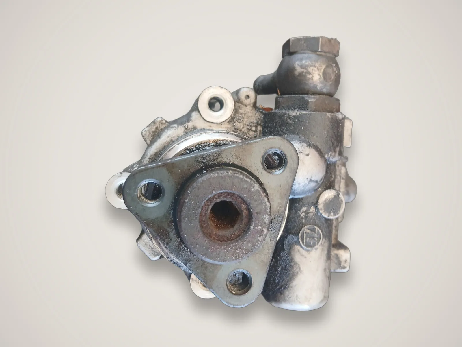 Audi A4 B6 — насос гідропідсилювача керма 8D0145156T
