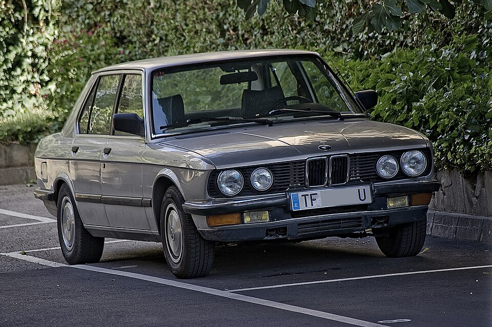 BMW 5 E28
