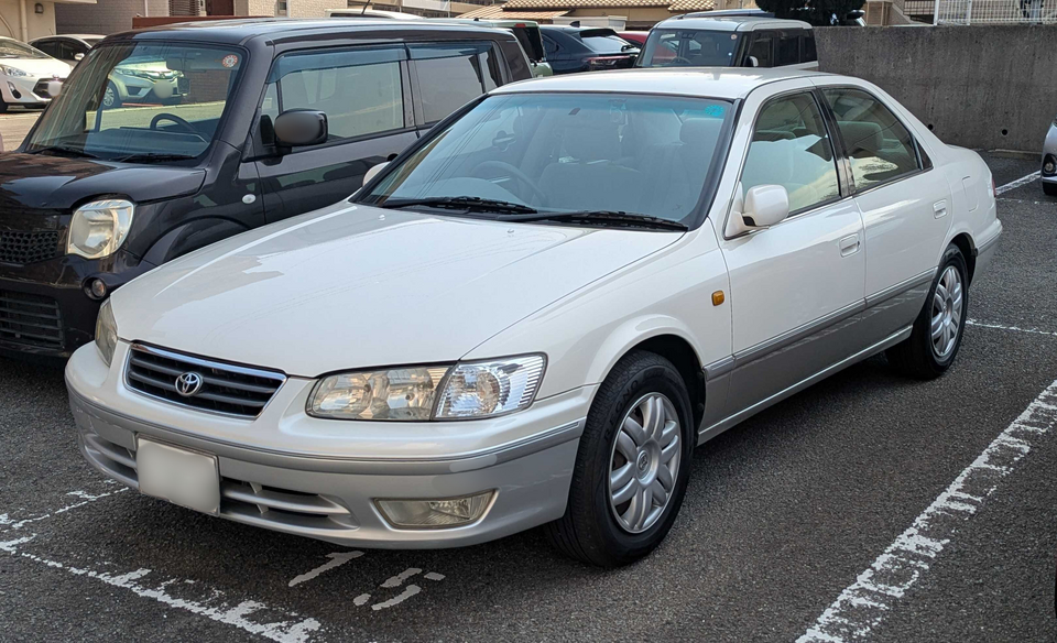 Toyota Camry V70