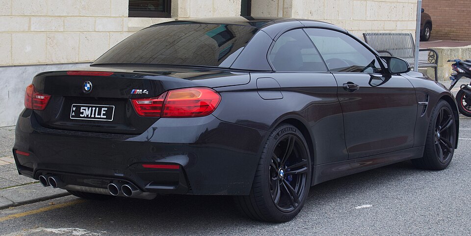 BMW M4 F83