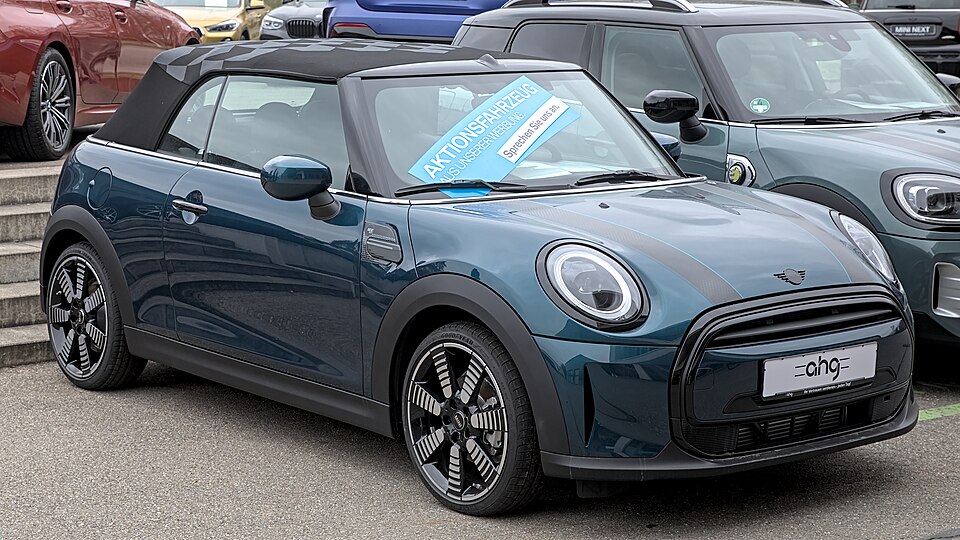 MINI Cabrio F57