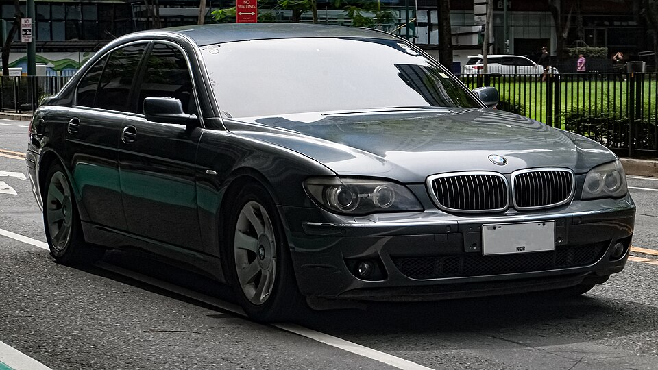 BMW 7 E67