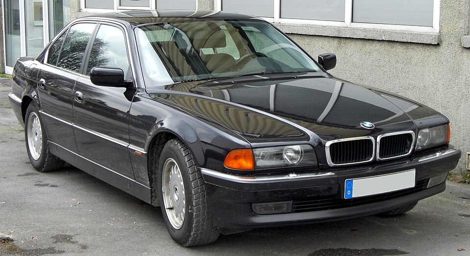BMW 7 E38
