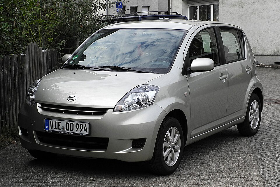 Daihatsu SIRION M300