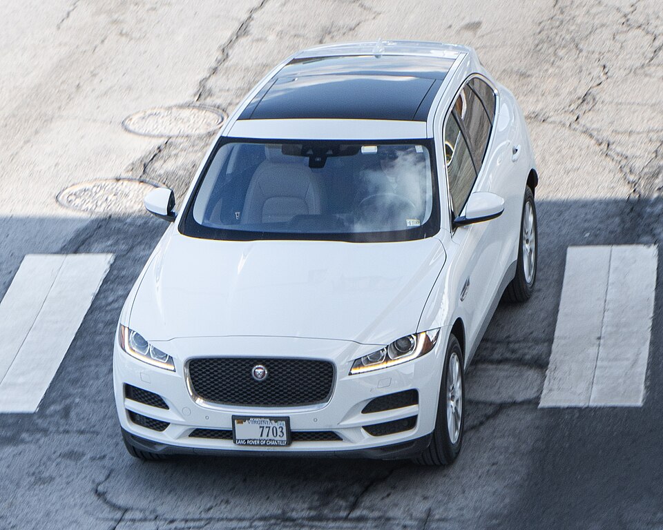 Jaguar F-Pace X761