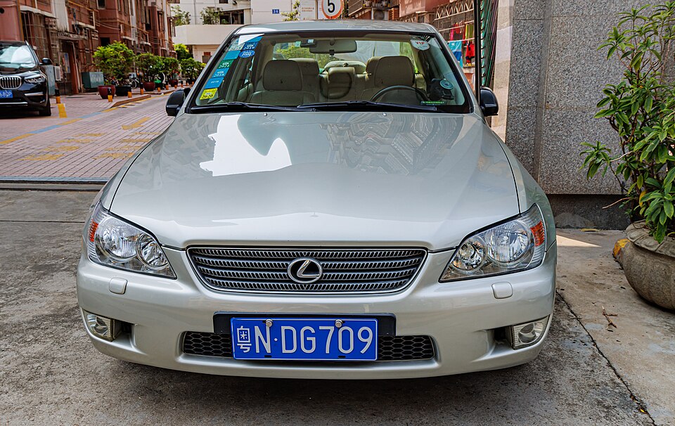 Lexus IS I (XE10)