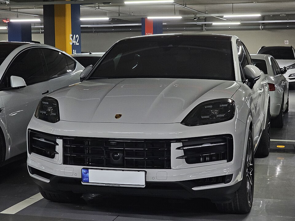 Porsche CAYENNE 9Y0