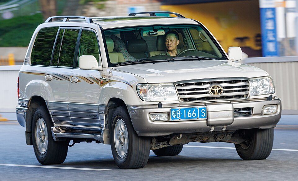 Toyota Land Cruiser J100