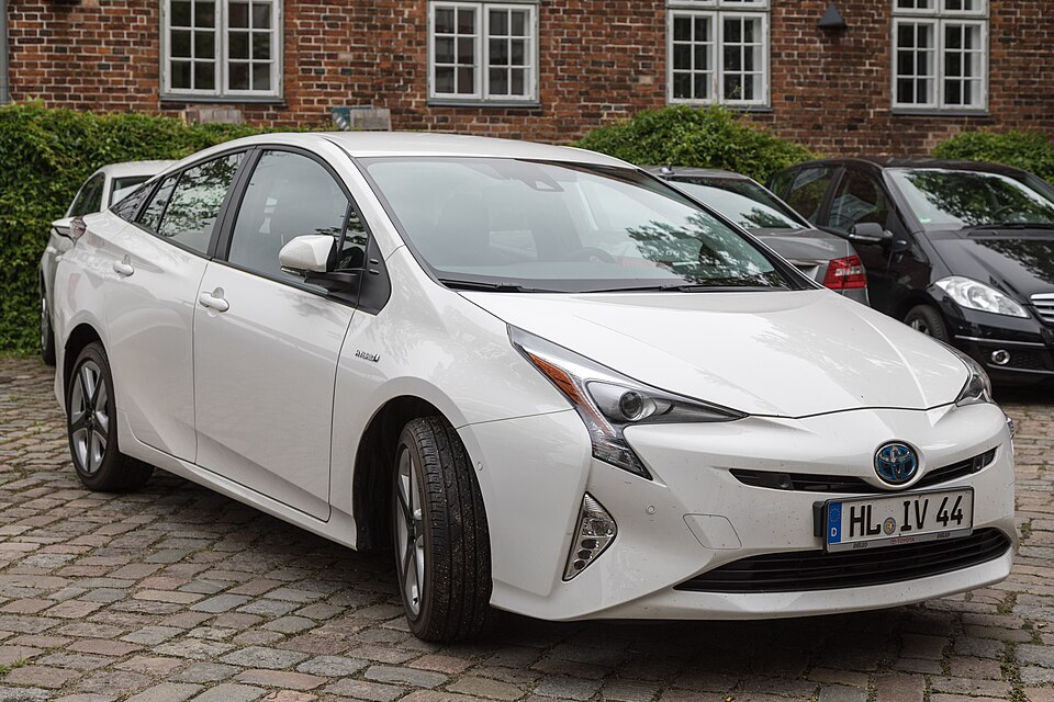 Toyota PRIUS IV