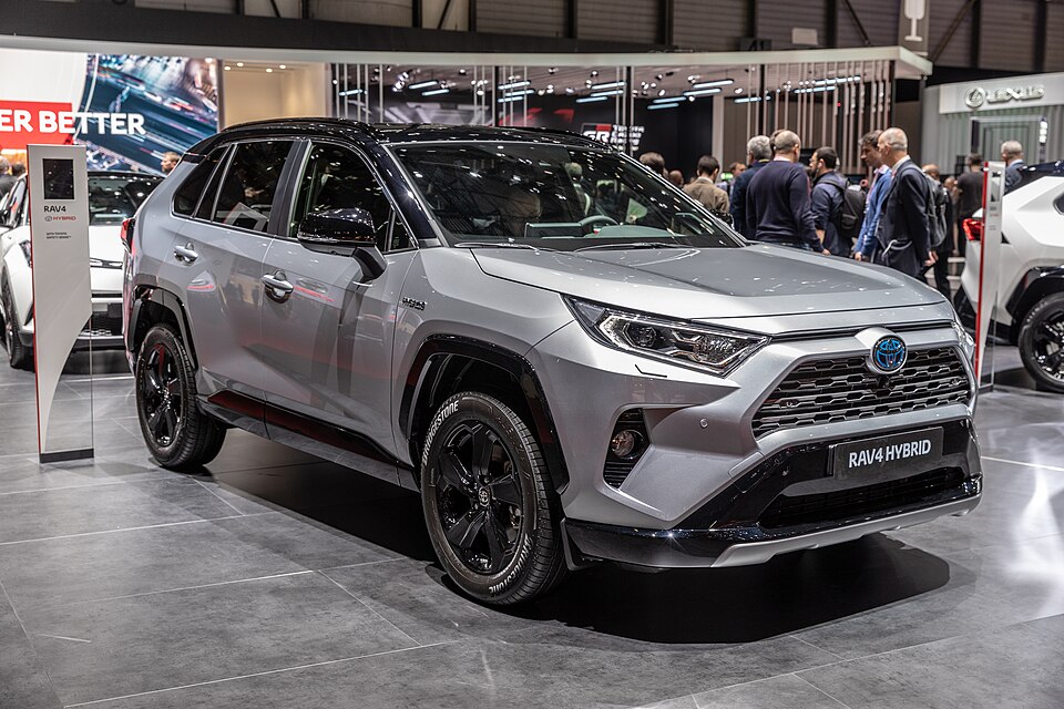 Toyota RAV4 IV