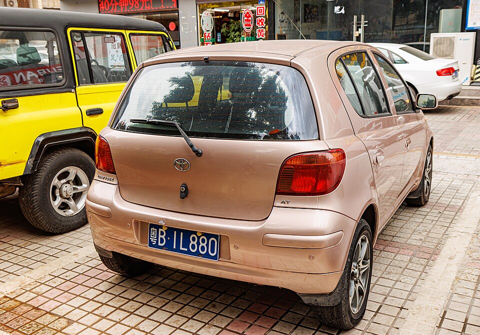 Toyota YARIS I