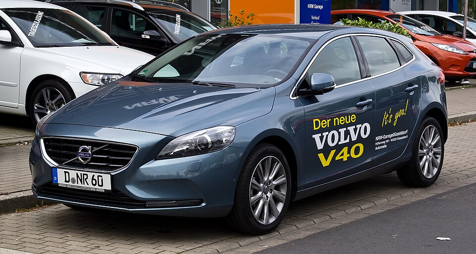 Volvo V40 II