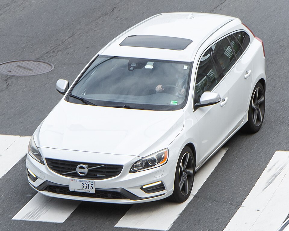 Volvo V60 I